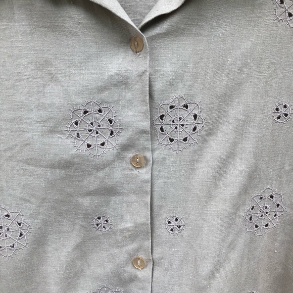 Uniform Medium 100% Linen Shirt Beige Button Up Eyelet Cream Light Top Jacket - Picture 2 of 7